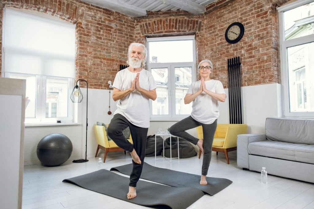 postures yoga à deux