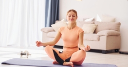 comment pratiquer le yoga à la maison