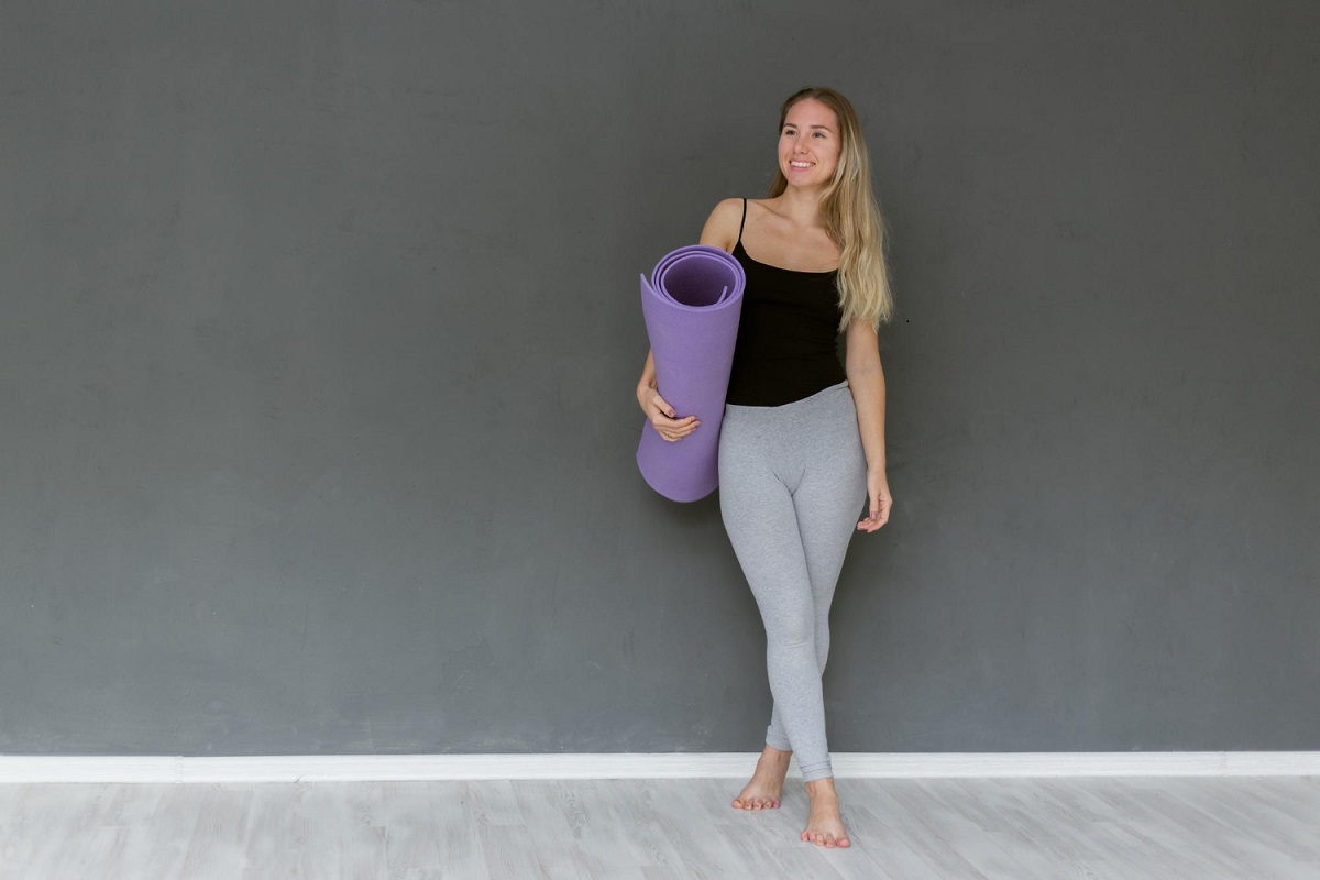 Pilates au mur : 5 exercices pour se tonifier sans appareil