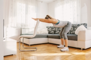 yoga sur chaise maigrir